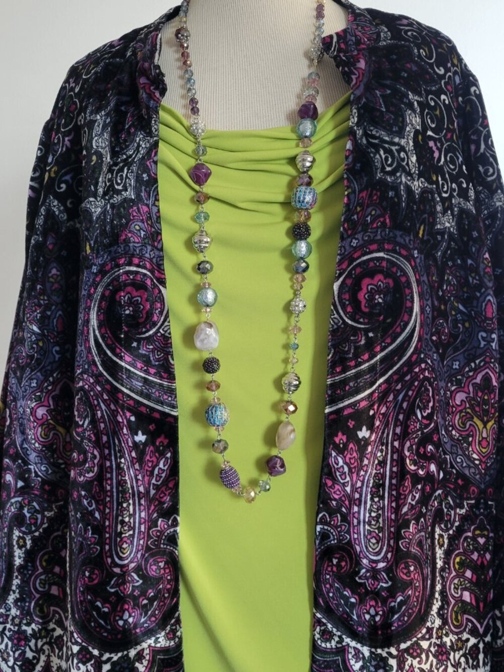 Laura Ashley Exquisite Art-to-Wear Black Velvet Paisley Lined Jacket - Picture 3 of 15